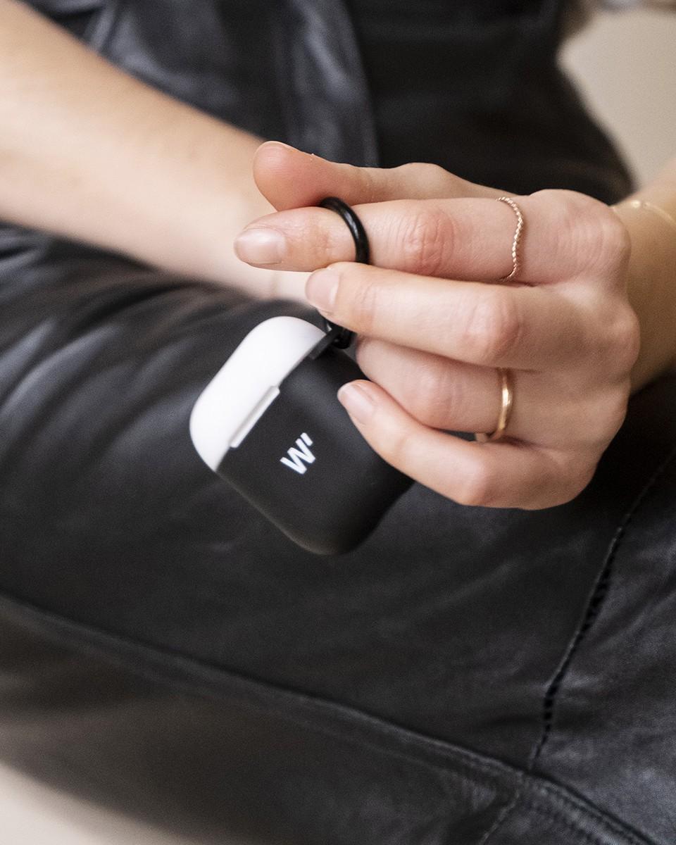 Wood'd AirPods Case Block Black In Vendita